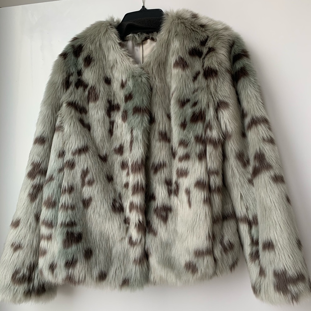 LA VIE SNOW FOX FAUX FUR COAT IN DUSTY SAGE